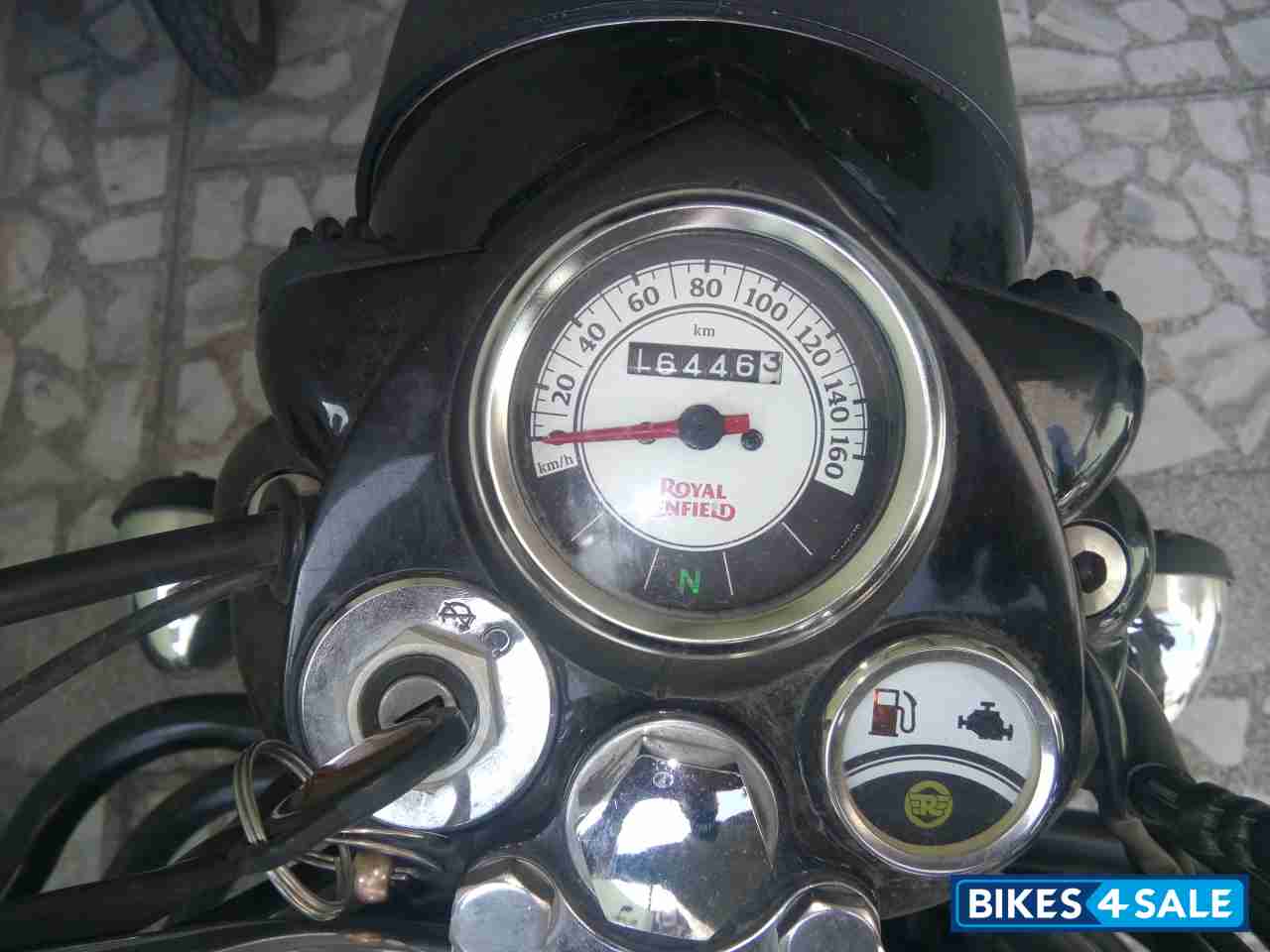 Black Royal Enfield Classic 500