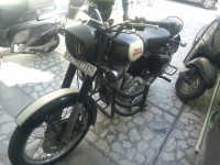 Black Royal Enfield Classic 500