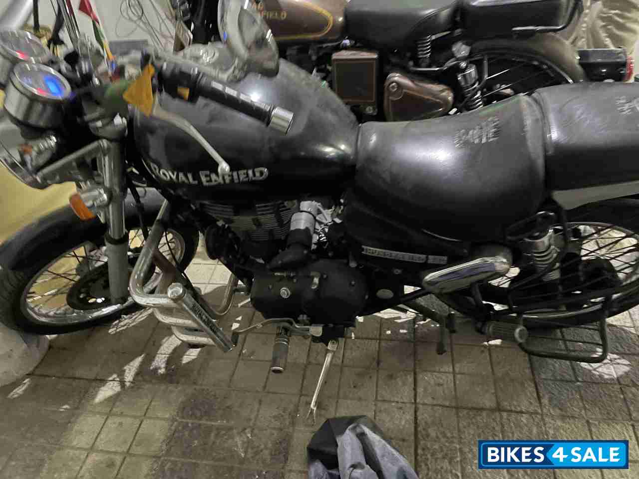 Black Royal Enfield Thunderbird TwinSpark 350