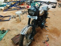 Chrome And Black Royal Enfield Bullet Machismo A350