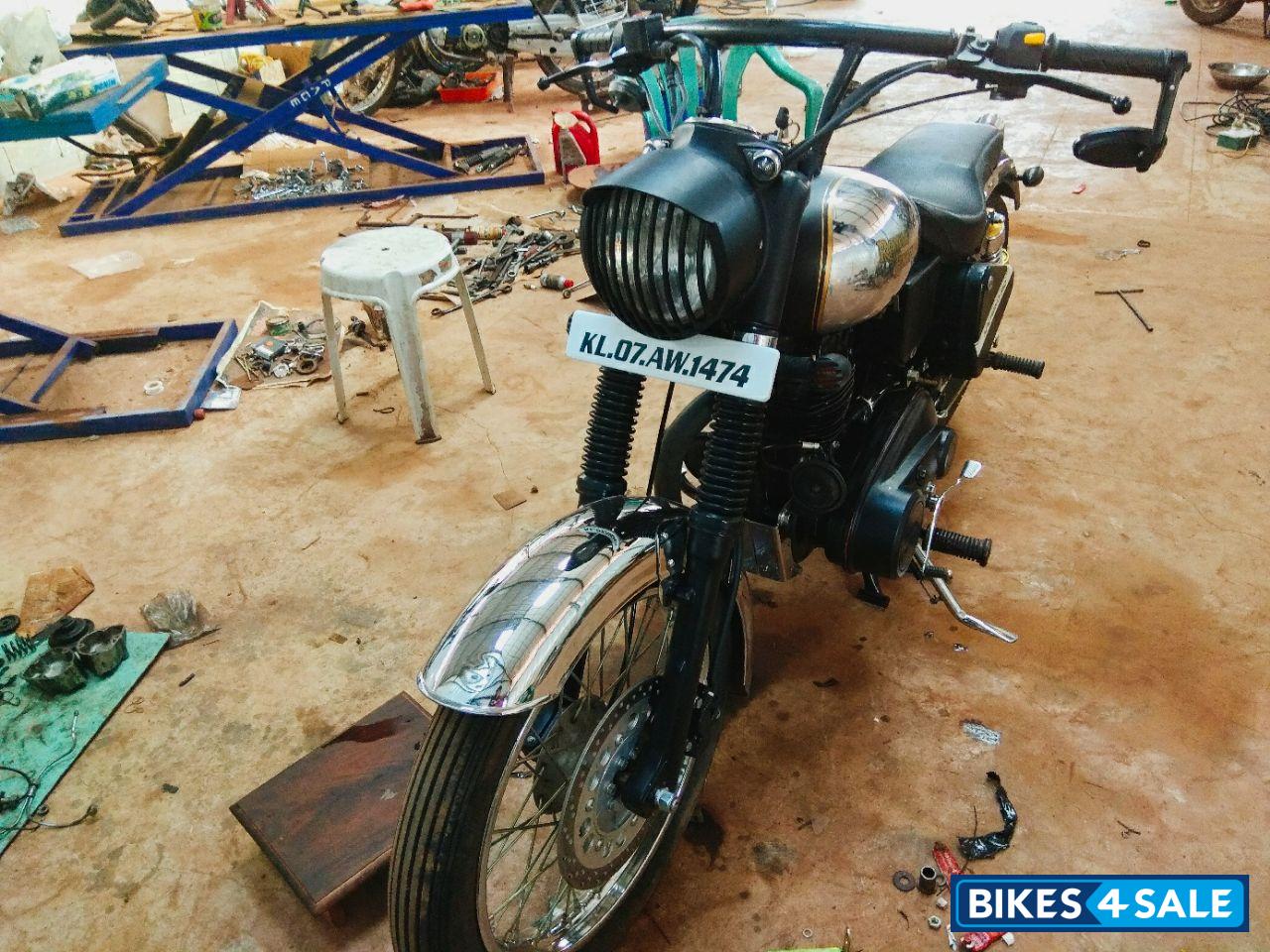 Chrome And Black Royal Enfield Bullet Machismo A350