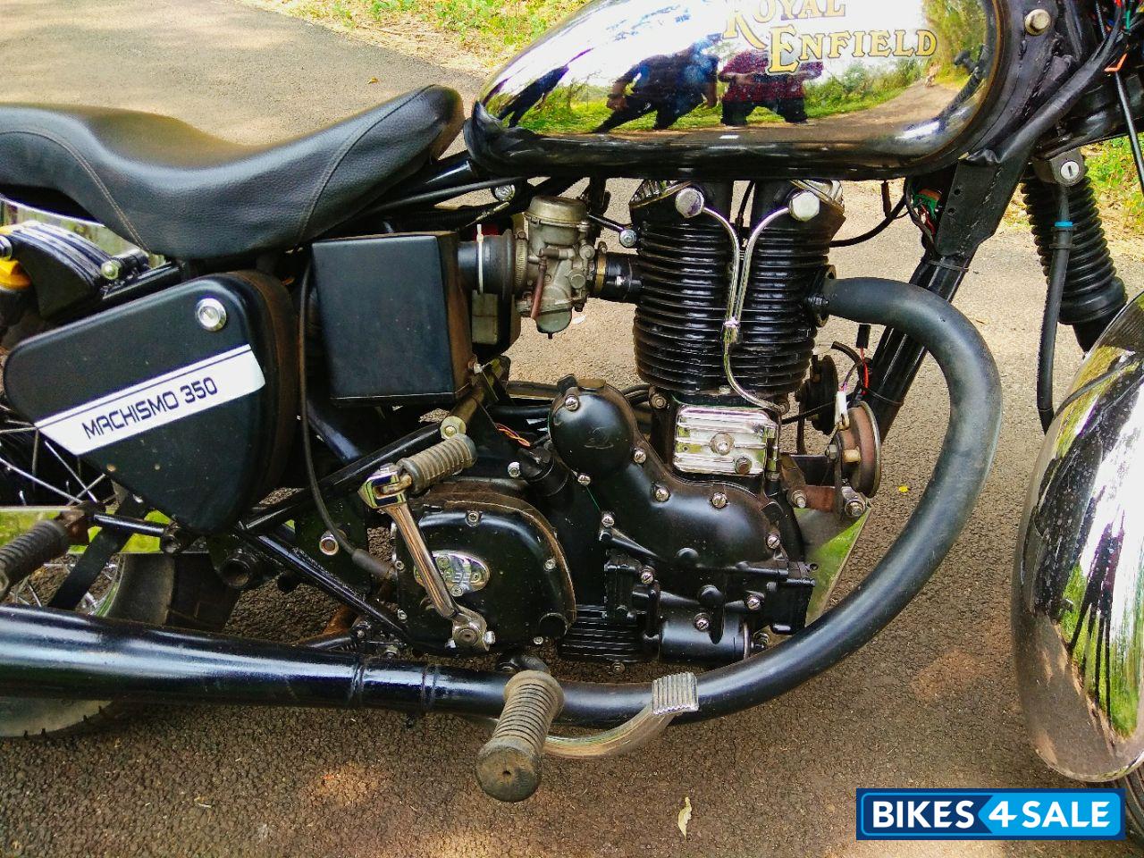 Chrome And Black Royal Enfield Bullet Machismo A350