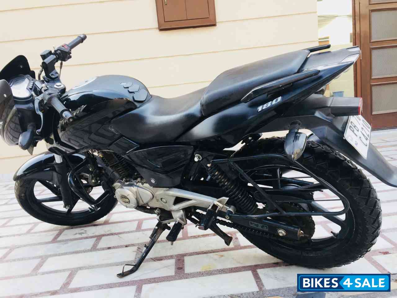 Black Bajaj Pulsar 180 DTSi