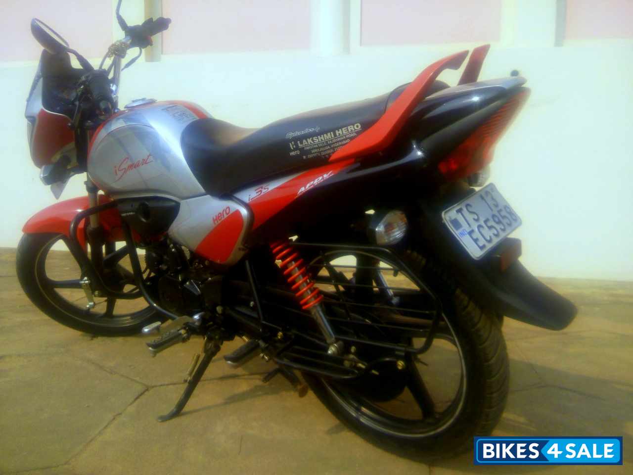 splendor ismart red colour