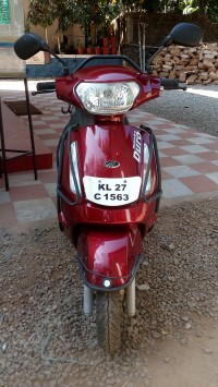 Red Mahindra Duro DZ