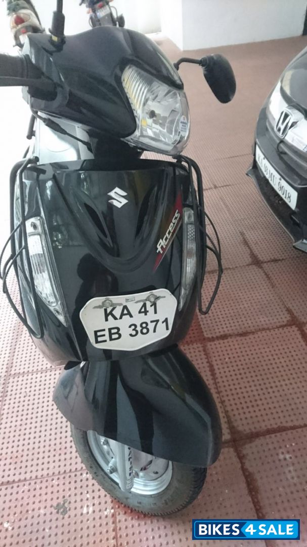Black Suzuki Access 125