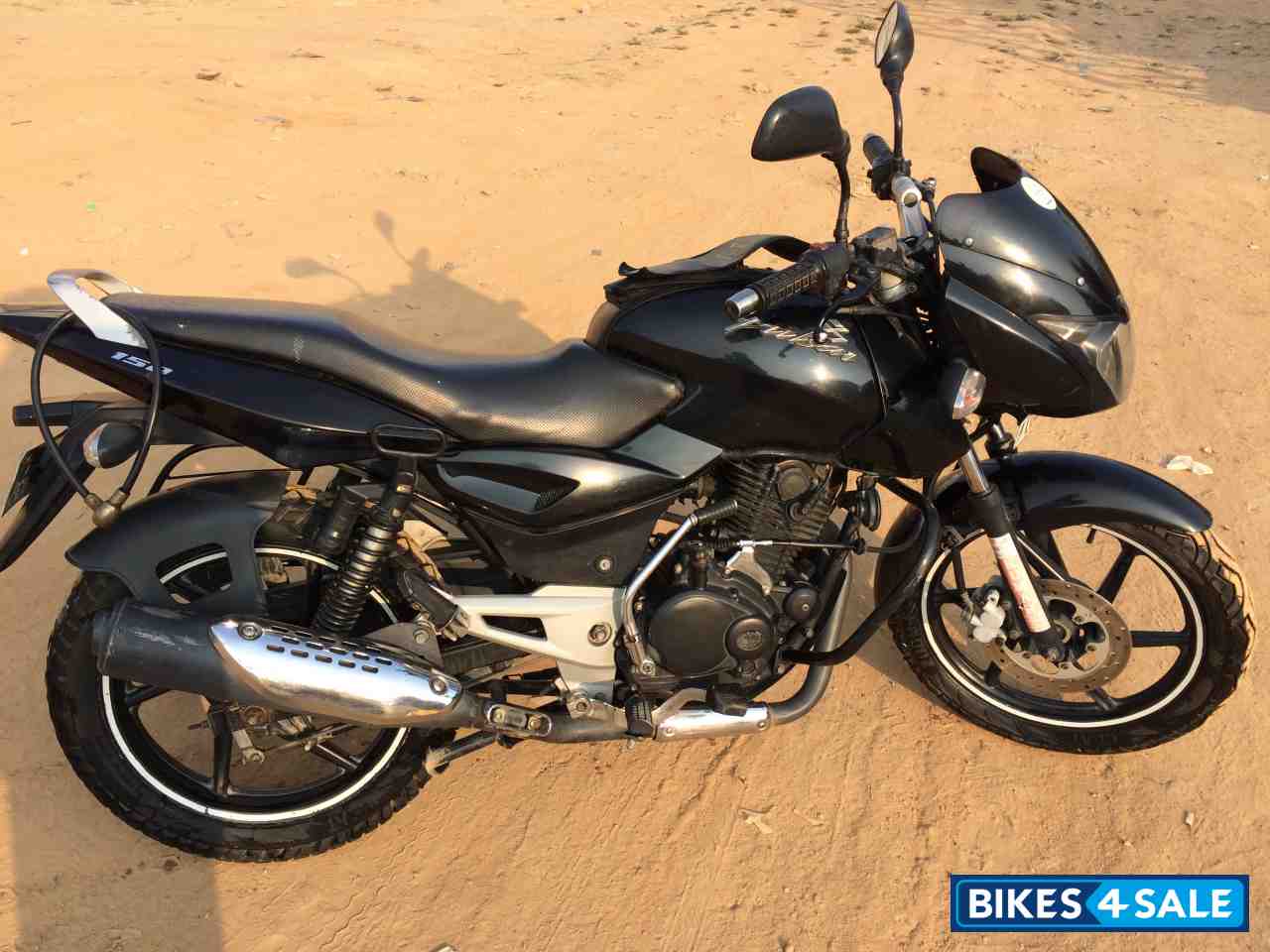Black Bajaj Pulsar 150 DTSi