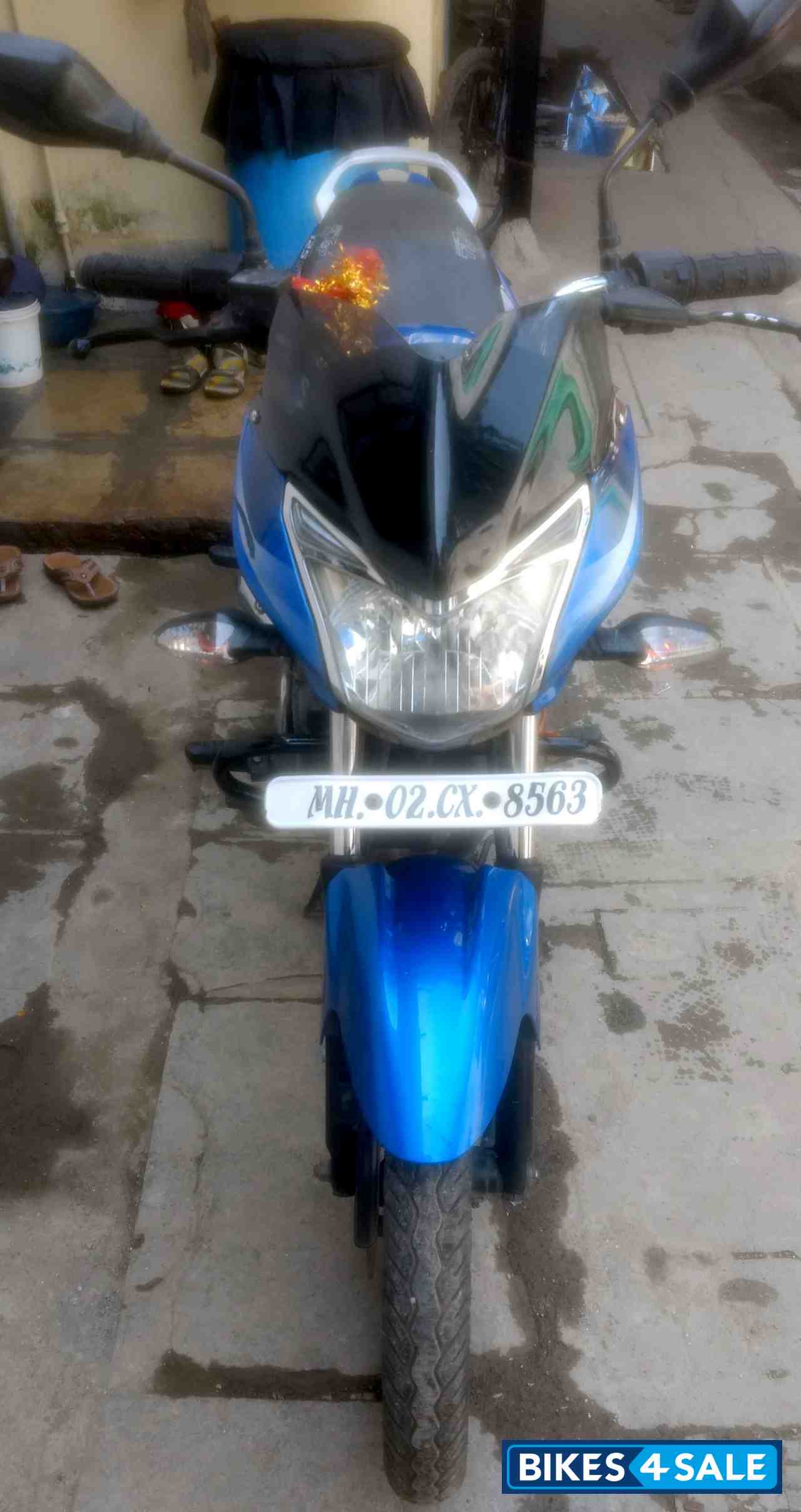 Blue Bajaj Discover 125 ST