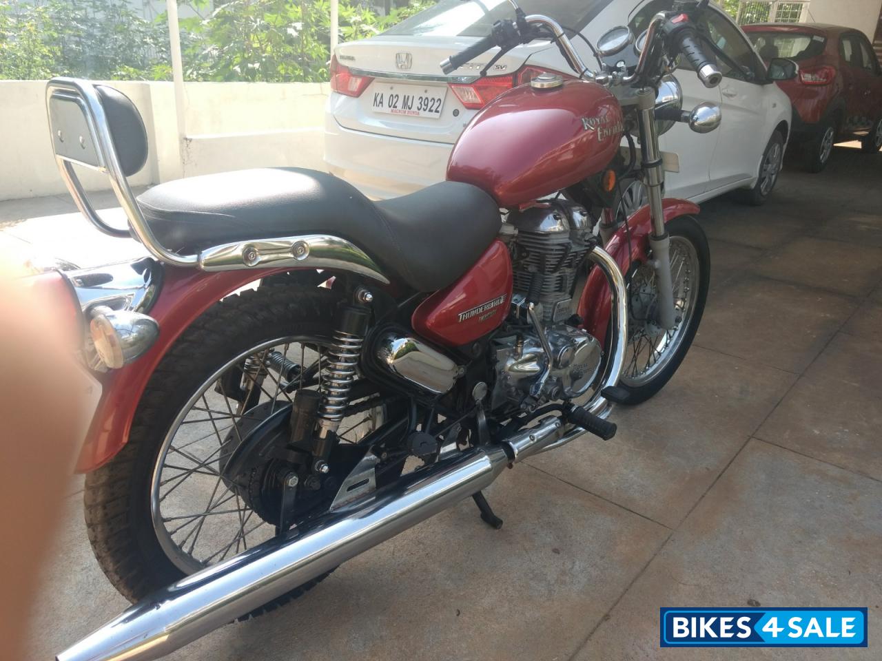 Red Royal Enfield Thunderbird TwinSpark 350 Red Royal Enfield Thunderbird TwinSpark 350