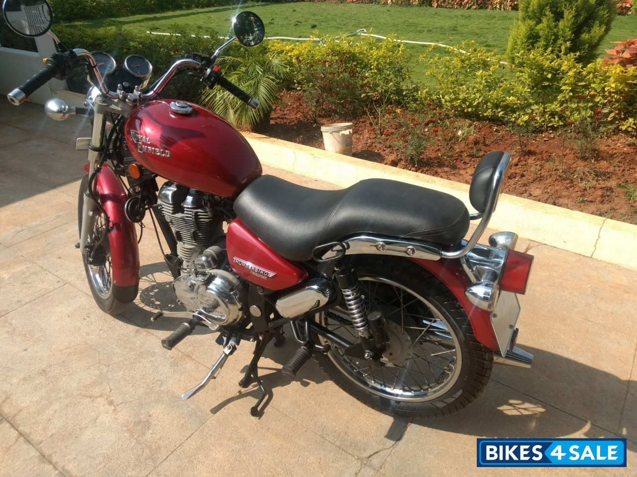 Red Royal Enfield Thunderbird TwinSpark 350 Red Royal Enfield Thunderbird TwinSpark 350