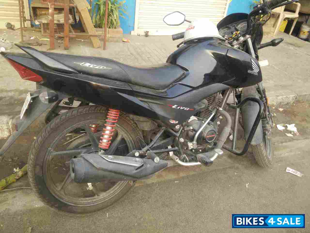 Black Honda Livo 110