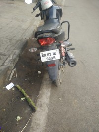 Black Honda Livo 110