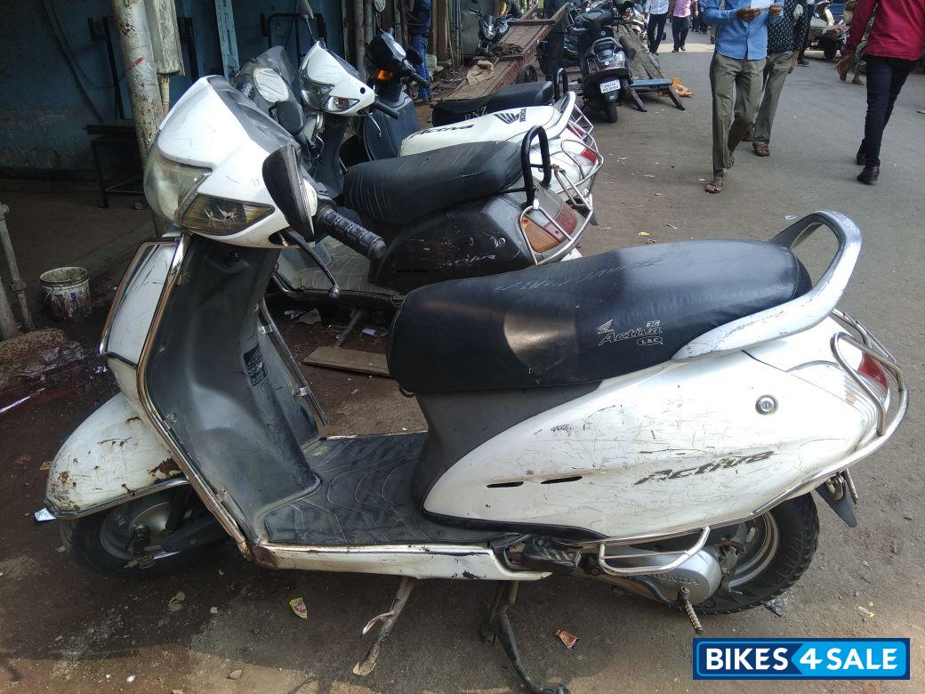 White Honda Activa