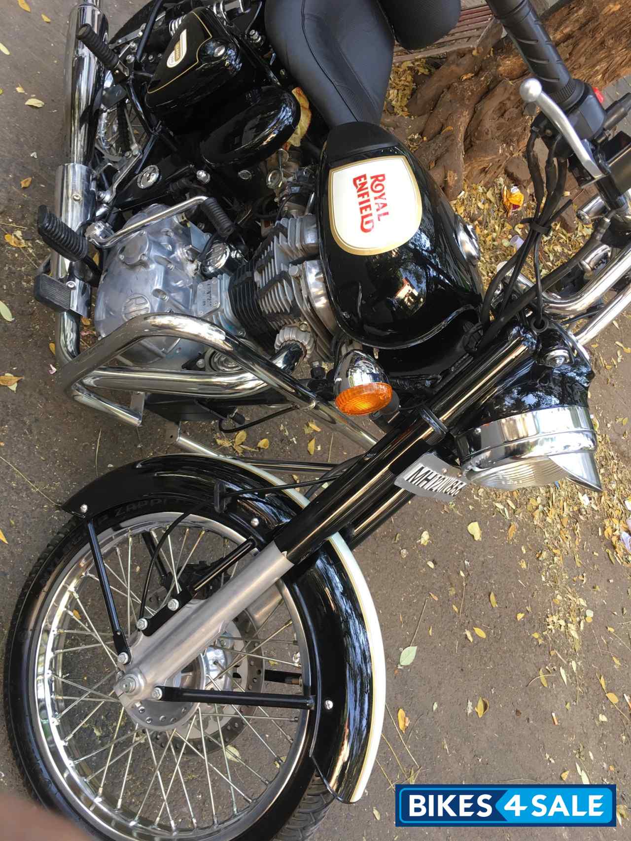 Black Royal Enfield Classic 500