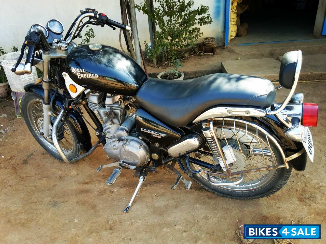 Glossy Black Royal Enfield Thunderbird TwinSpark 350