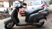 Grey Honda Aviator