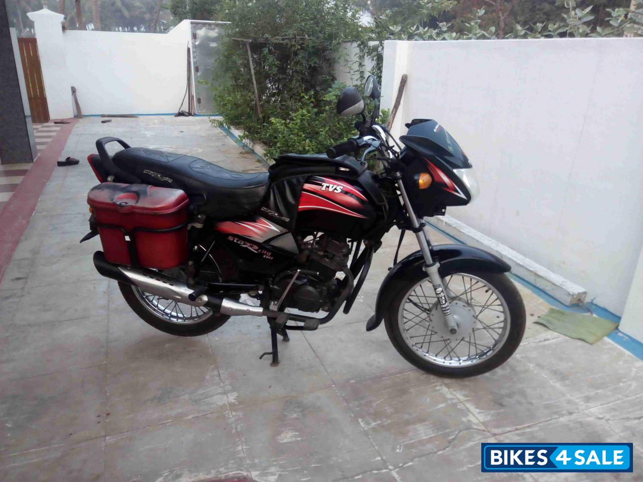 Block And Red TVS Star City