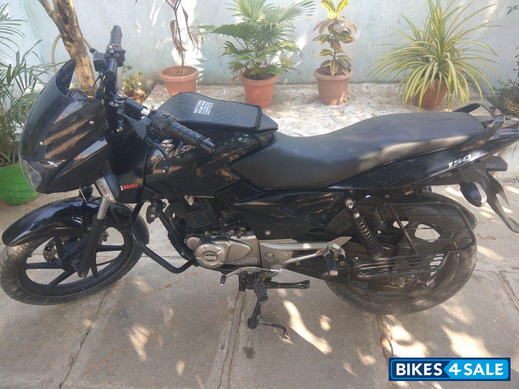 Midnight Black Bajaj Pulsar 150 DTSi