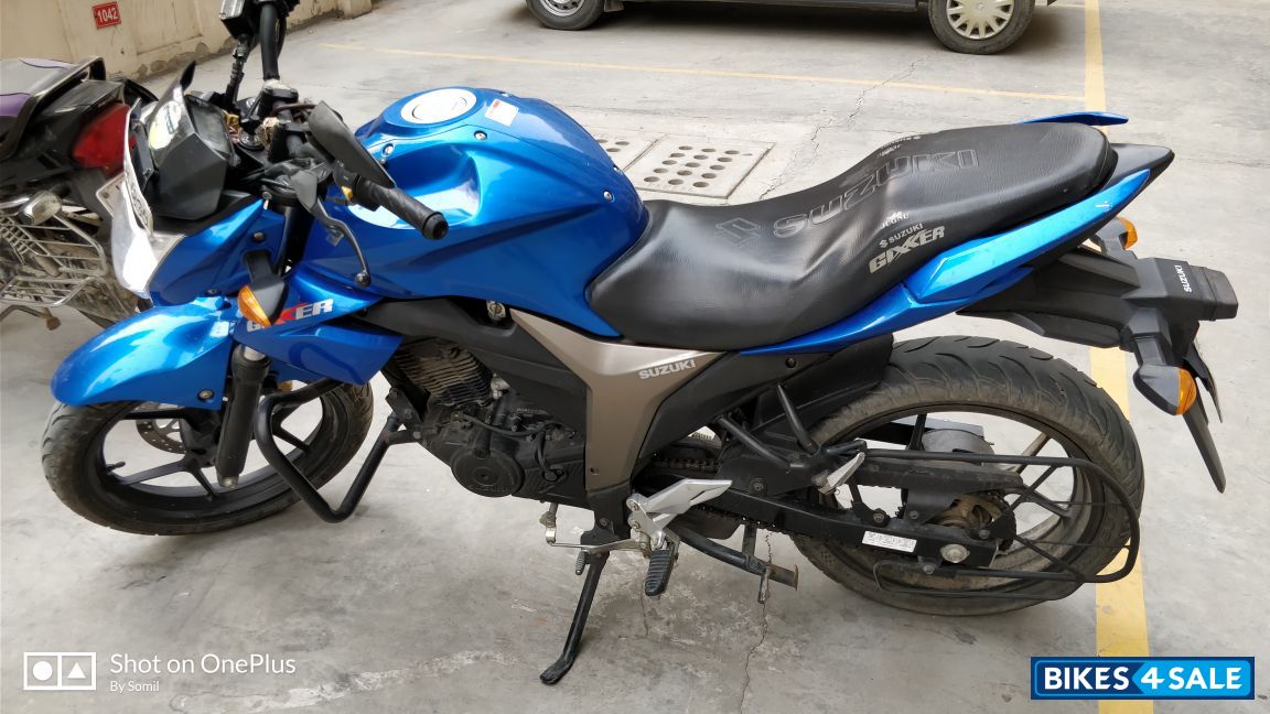 Blue Suzuki Gixxer 150