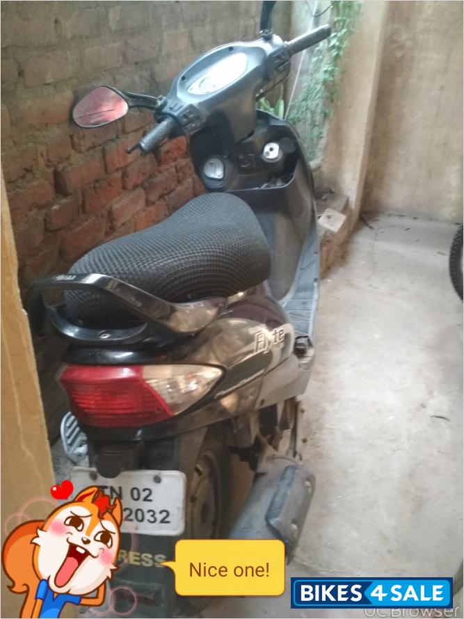 Black Mahindra Flyte Black Mahindra Flyte