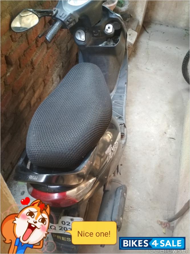 Black Mahindra Flyte Black Mahindra Flyte