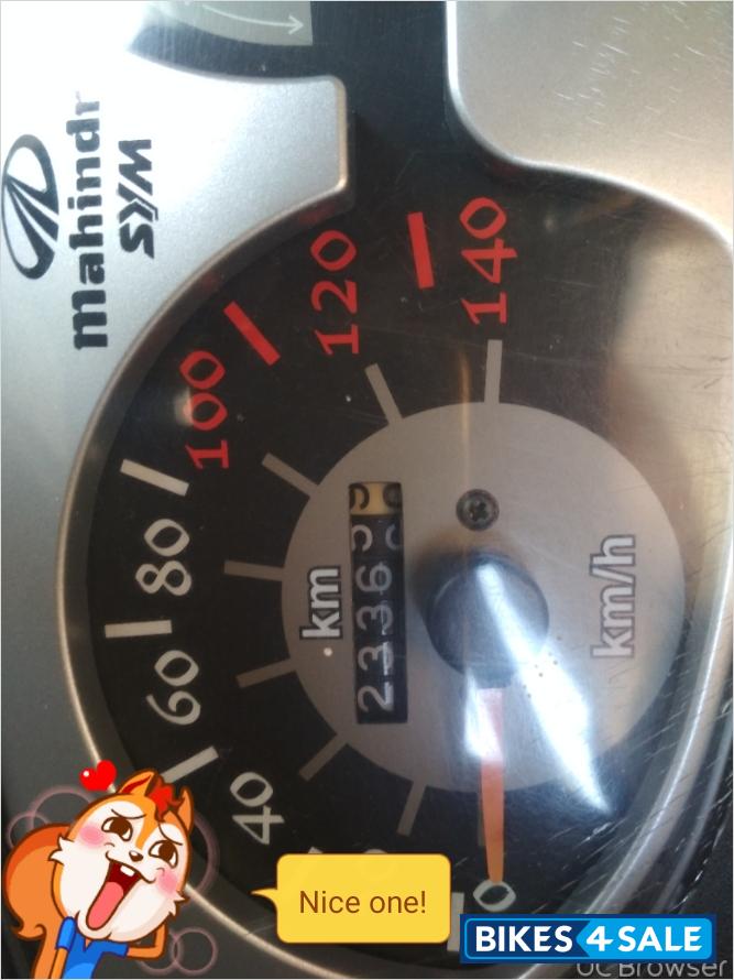 Black Mahindra Flyte Black Mahindra Flyte