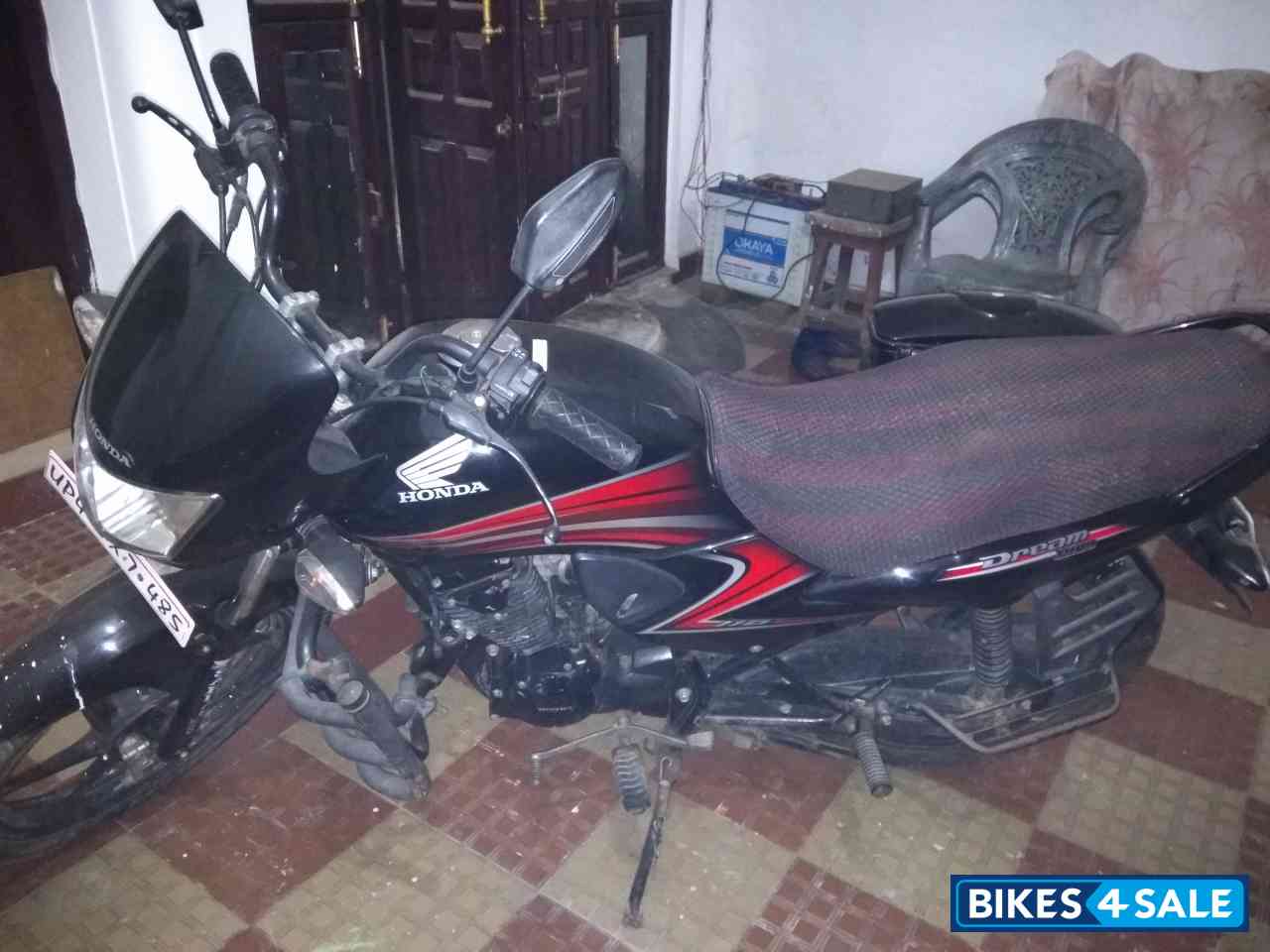 Black Honda Dream Yuga