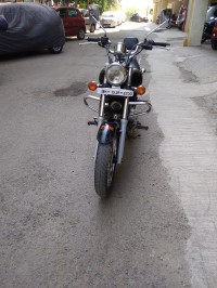 Black Bajaj Avenger 220 DTS-i