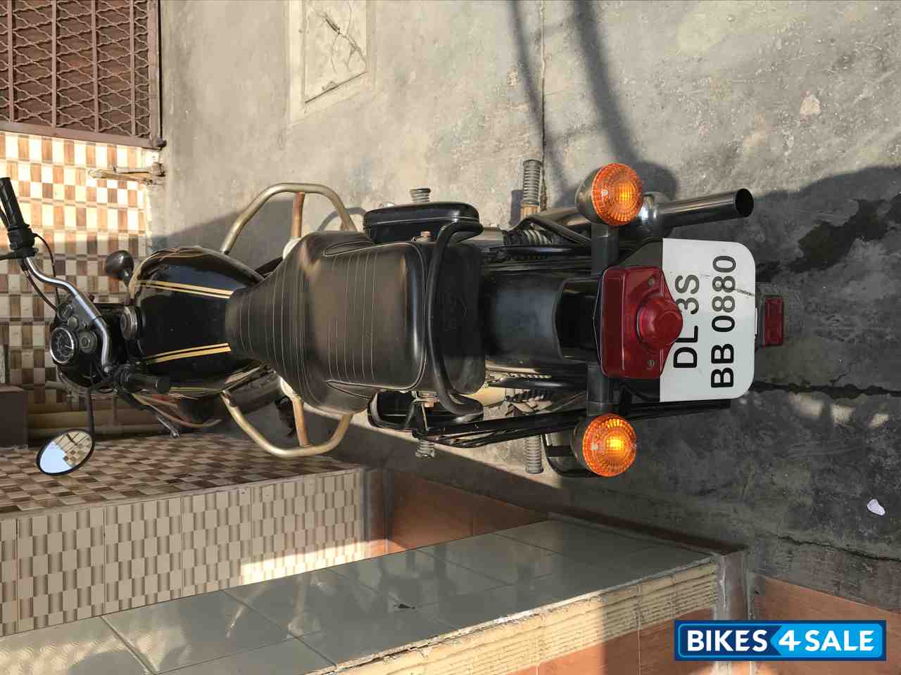 Black Royal Enfield Bullet Standard 350