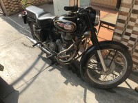 Black Royal Enfield Bullet Standard 350