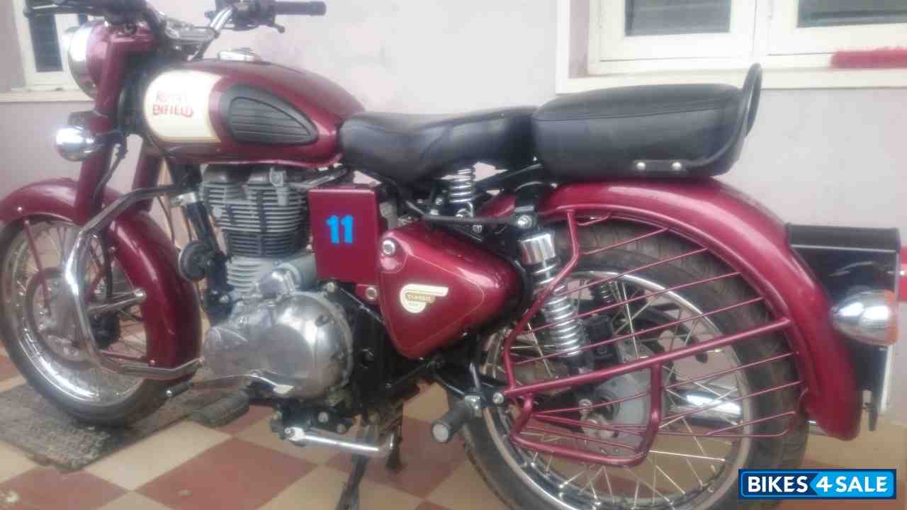Maroon Royal Enfield Classic 350