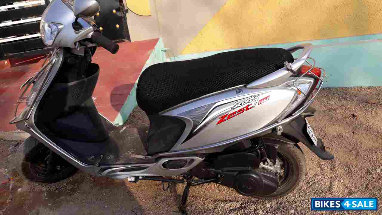 Silver TVS Scooty Zest