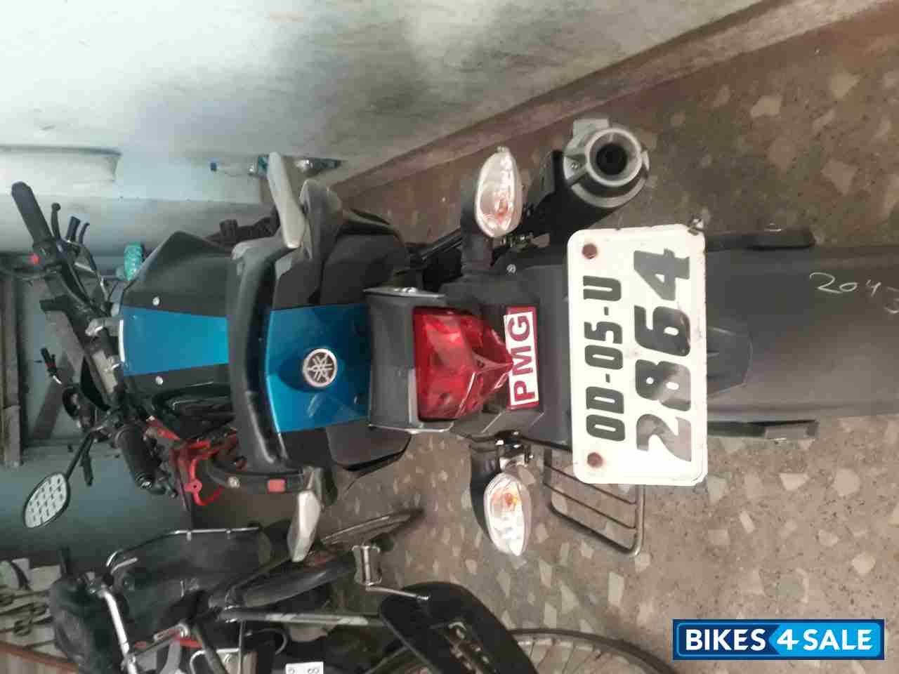 Black Yamaha FZ-S FI V2