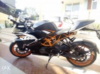 Black KTM RC 200