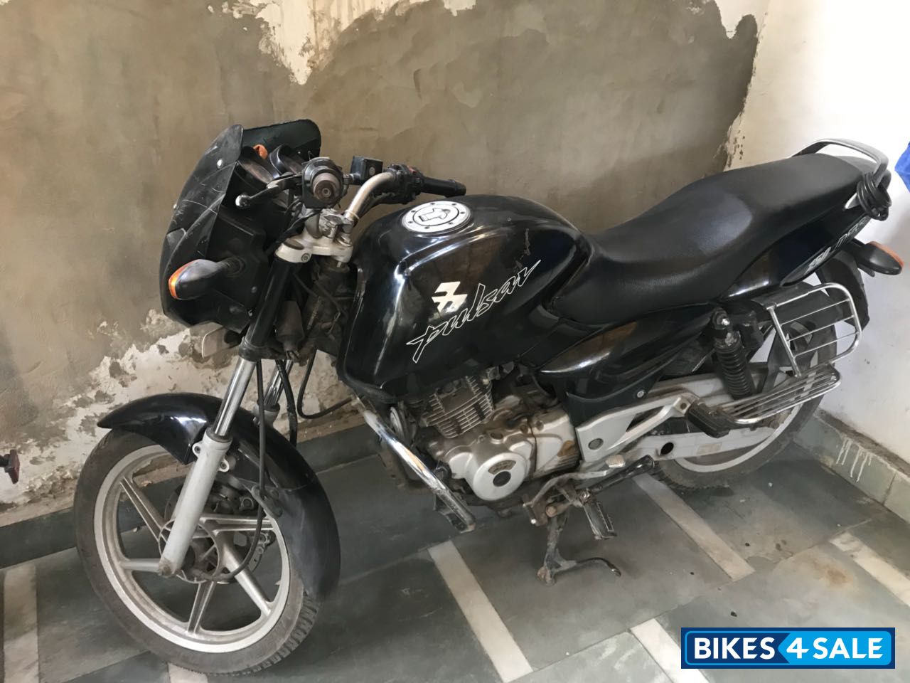 Black Bajaj Pulsar 150 DTSi Black Bajaj Pulsar 150 DTSi