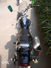 Black Bajaj Avenger Cruise 220