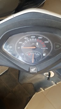 White Honda Activa 110cc