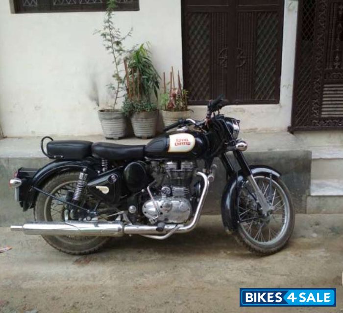 Black Royal Enfield Classic 350