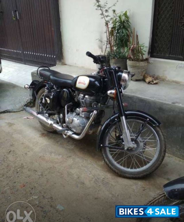 Black Royal Enfield Classic 350 Black Royal Enfield Classic 350