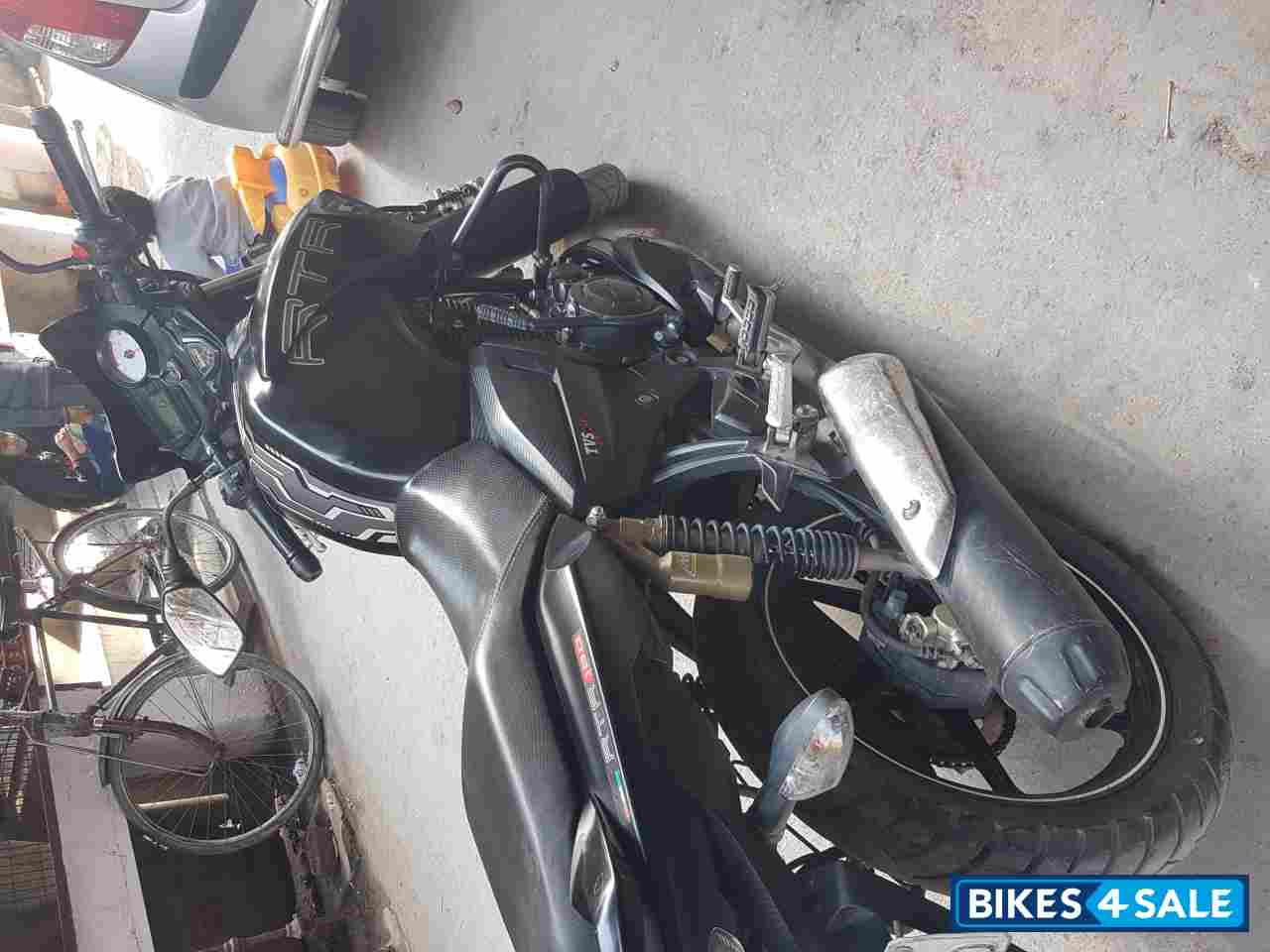 Matte Black TVS Apache RTR 180