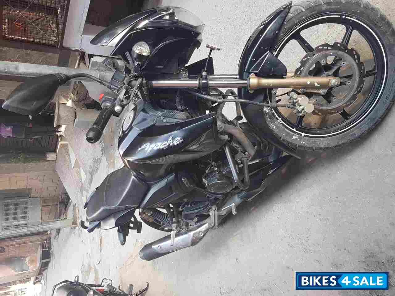 Matte Black TVS Apache RTR 180