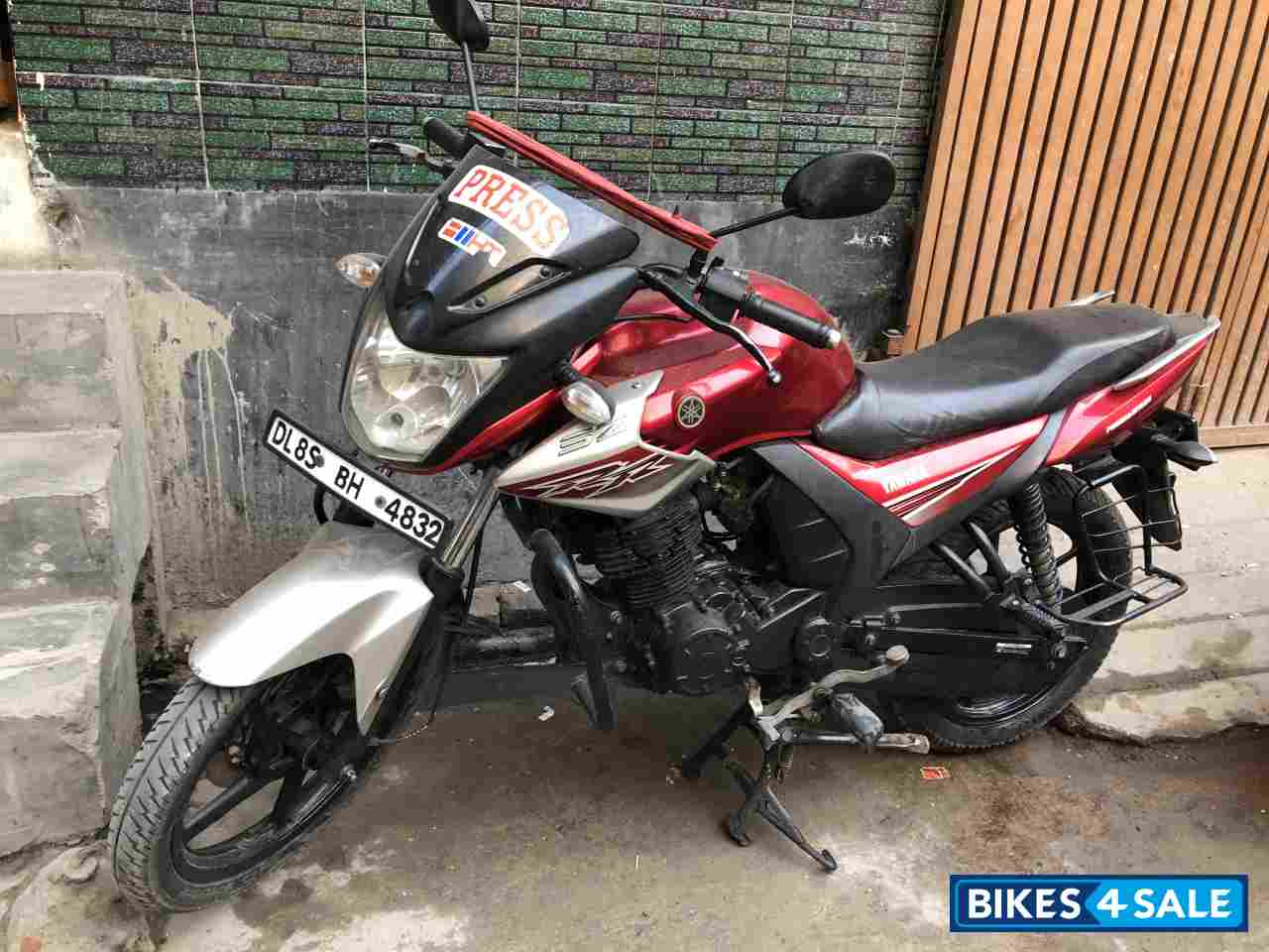 Red Black Yamaha SZ-RR