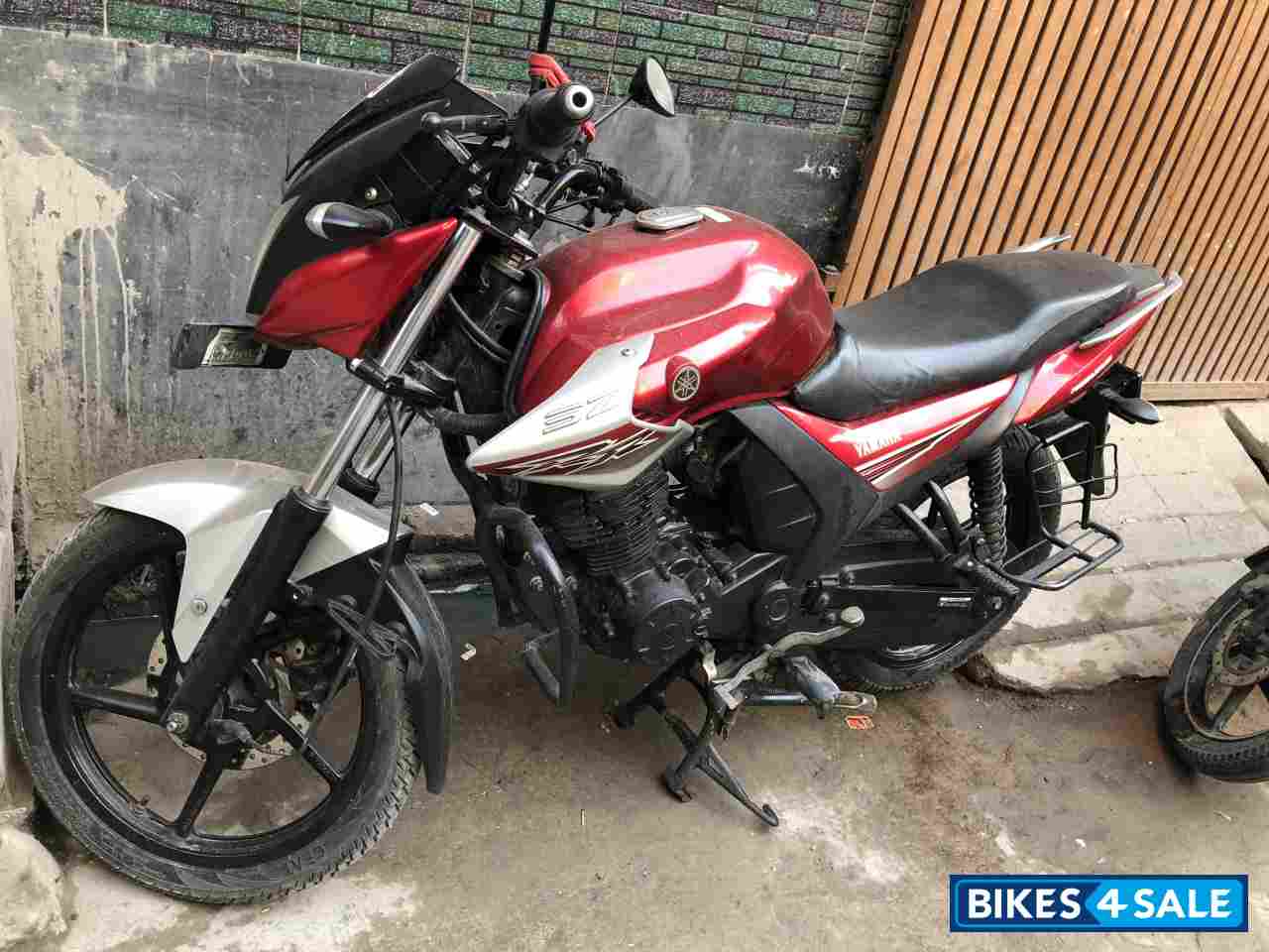 Red Black Yamaha SZ-RR