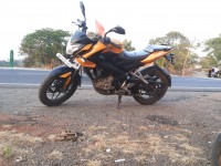 Yellow Bajaj Pulsar 200 NS