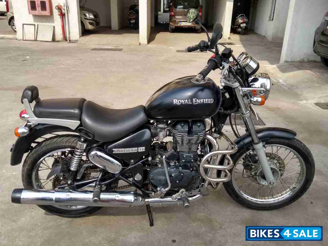 Stone Black Royal Enfield Thunderbird 350 Stone Black Royal Enfield Thunderbird 350