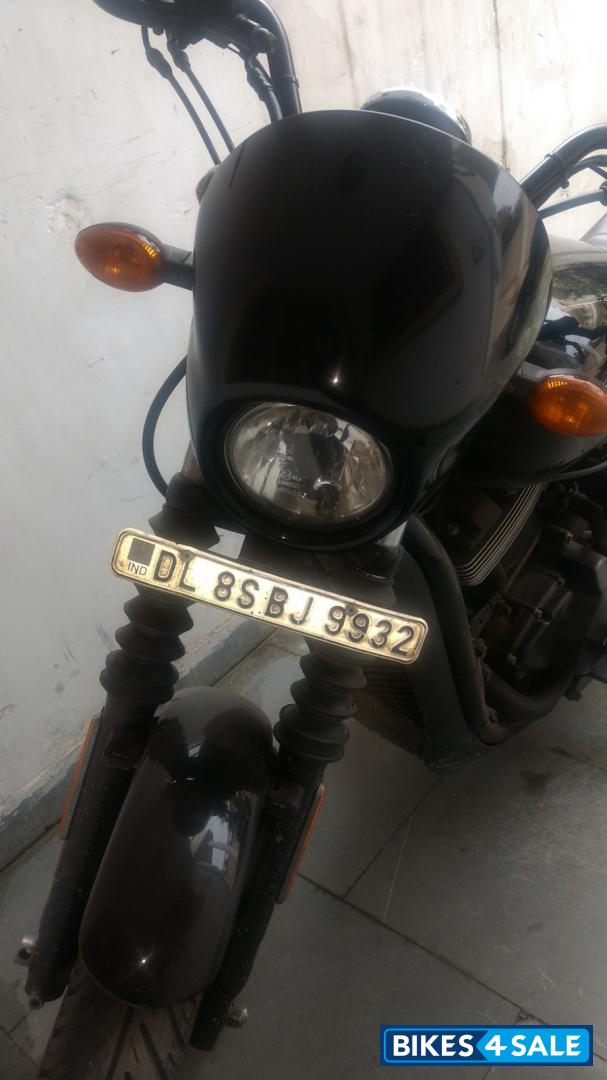 Black Harley Davidson Street 750