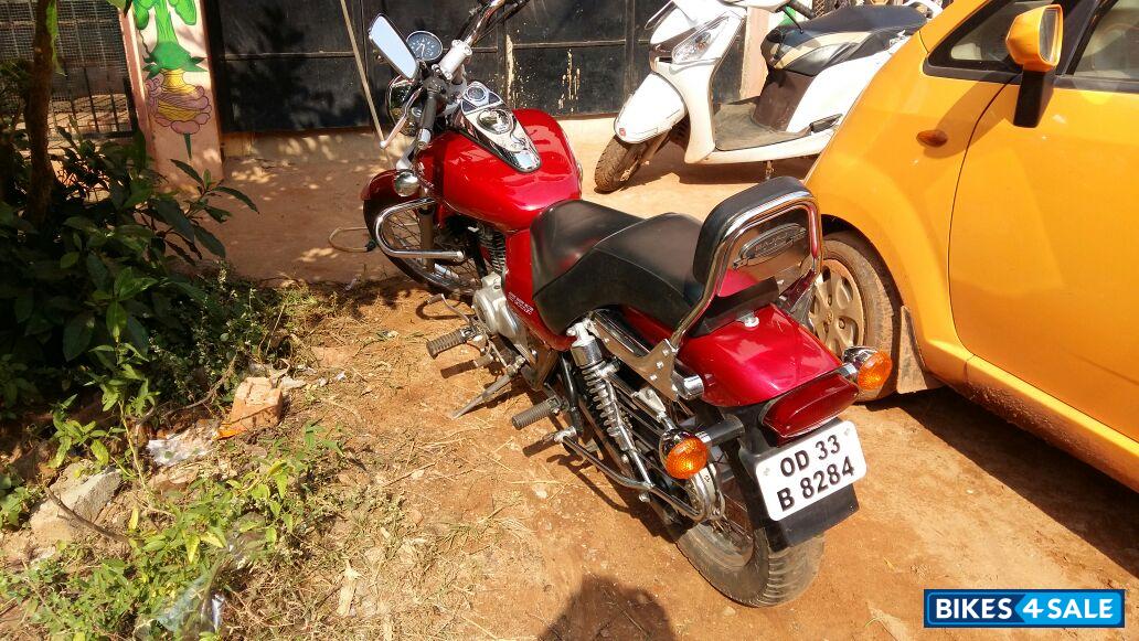 Red Bajaj Avenger 220 DTS-i Red Bajaj Avenger 220 DTS-i