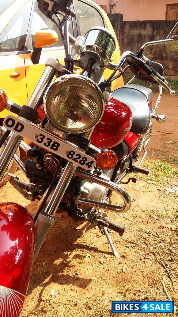 Red Bajaj Avenger 220 DTS-i Red Bajaj Avenger 220 DTS-i