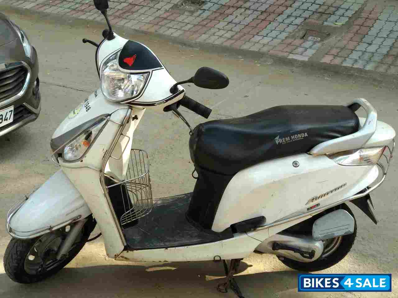 White Honda Aviator