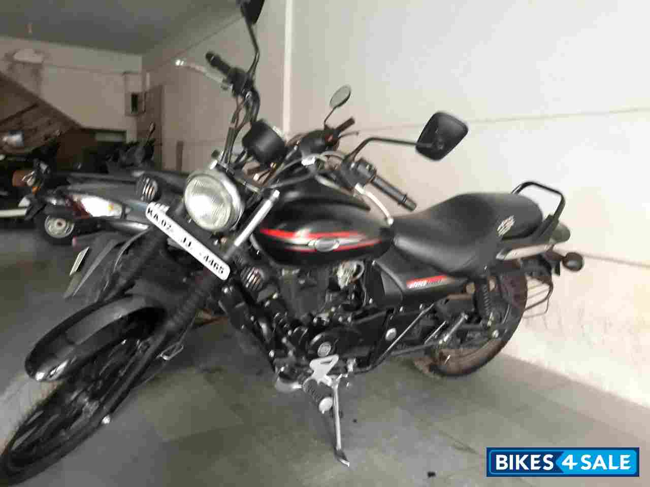 Matte Black Bajaj Avenger Street 220